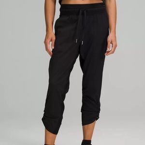 Lululemon Dance Studio Cropped Pants. 😍